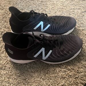 New Balance fresh foam 860v11 shoes, EUC black/gray, Men’s size 10